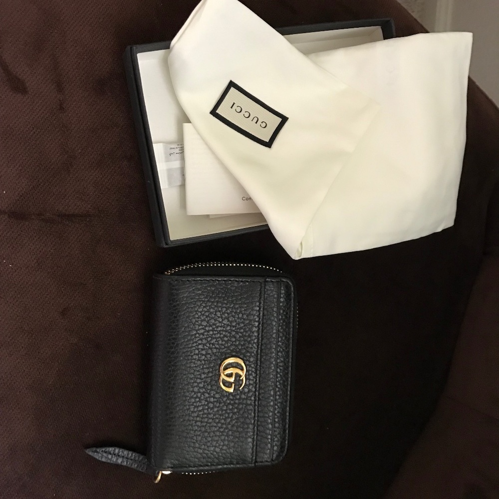 Gucci leather gold embroidered emblem mini card wallet